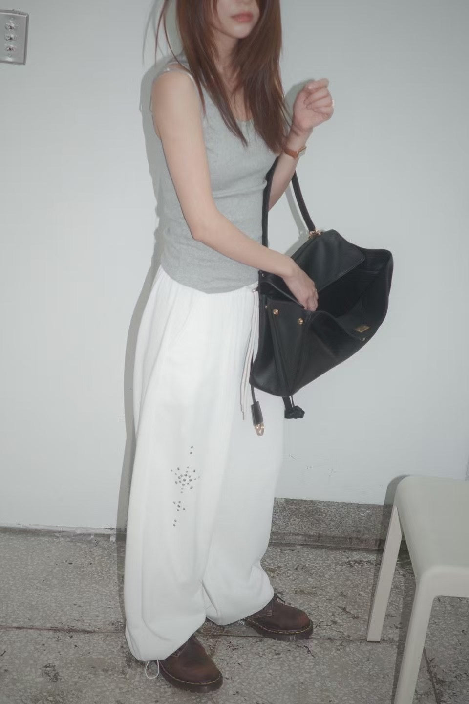 details stud sweatpants
