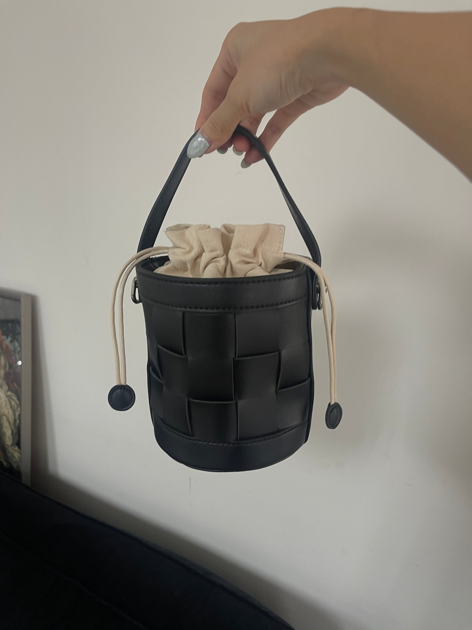 Lola bucket bag