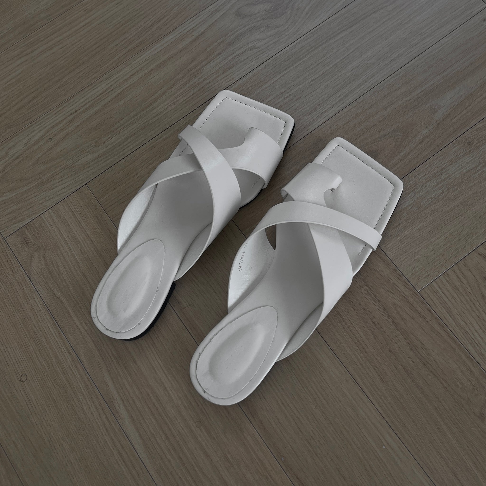 aria sandals