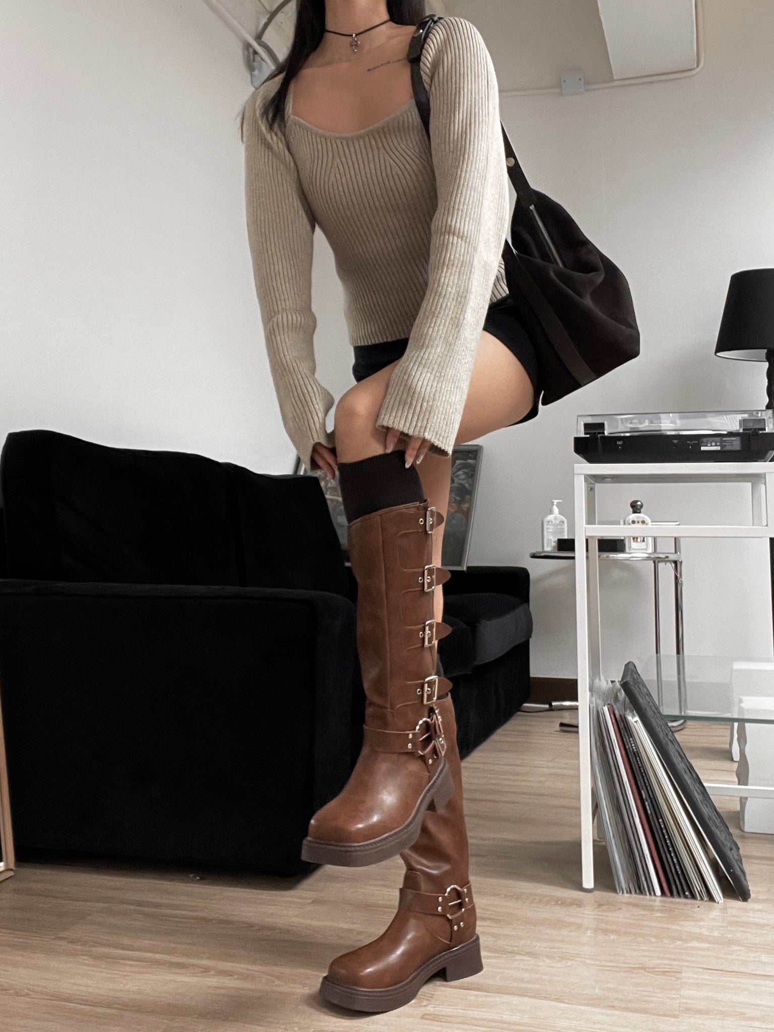 buckle leather boots